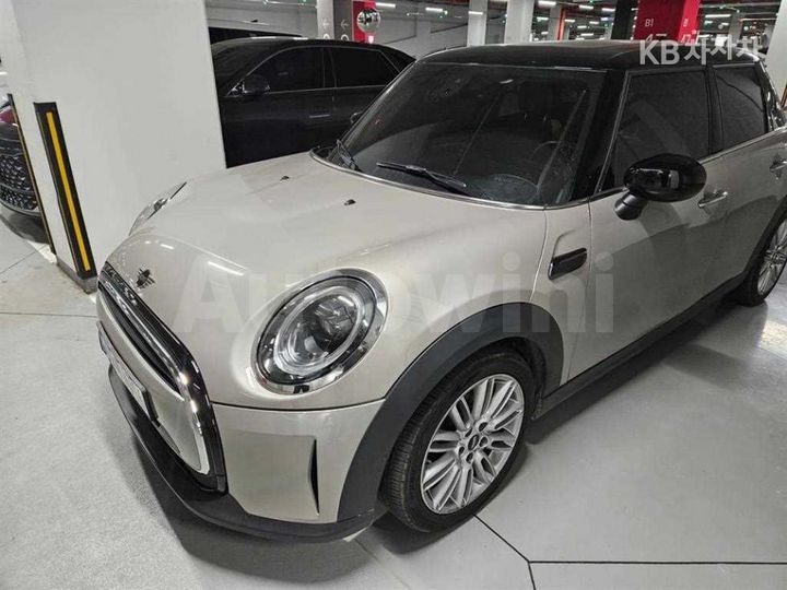 Mini Cooper 2022 — 3
