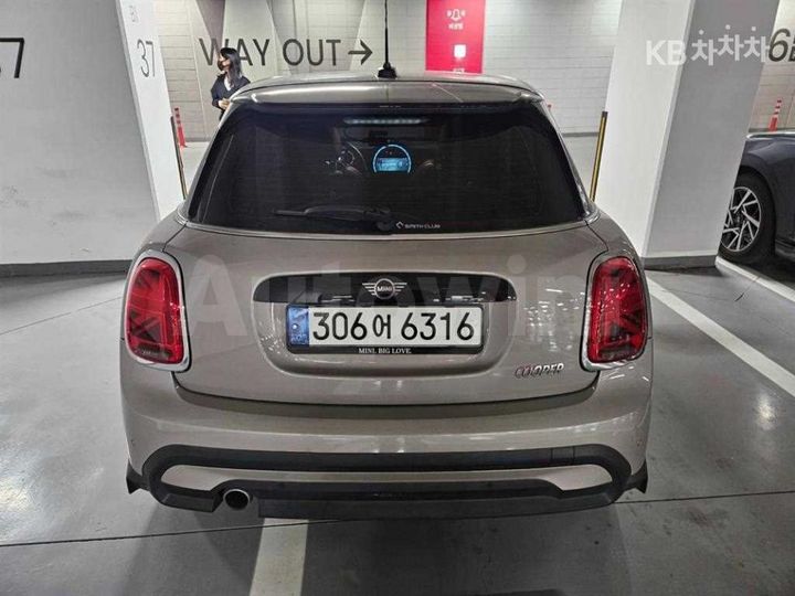 Mini Cooper 2022 — 4