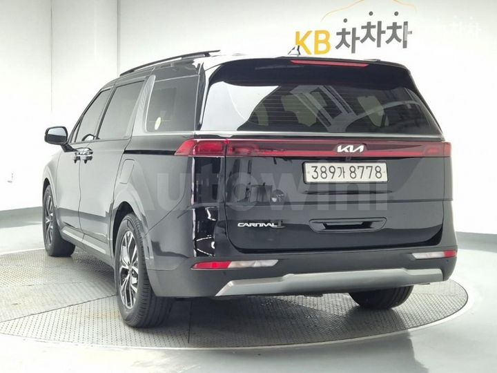 Kia Carnival 2023 — 2