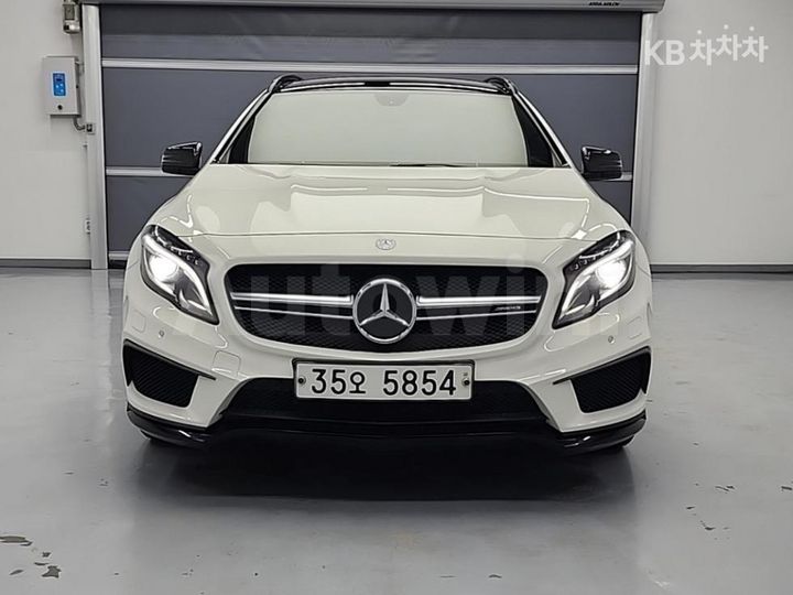 Mercedes Benz GLA Class 2015 — 2
