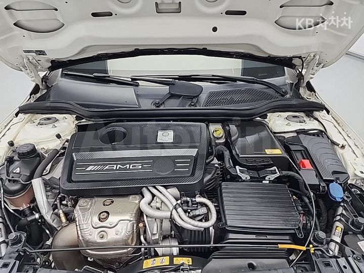 Mercedes Benz GLA Class 2015 — 5