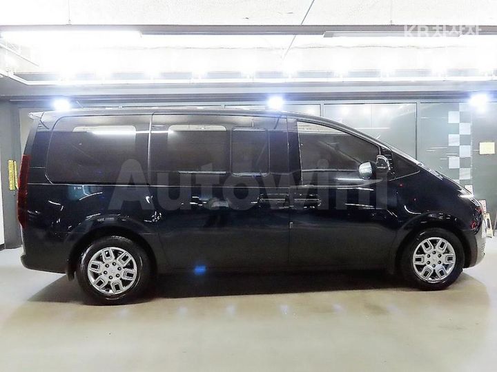 Hyundai Staria 2022 — 3