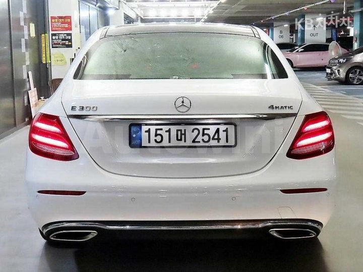 Mercedes Benz E Class 2019 — 5