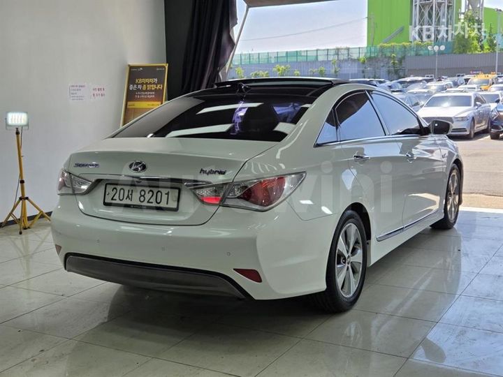 Hyundai Sonata 2012 — 2