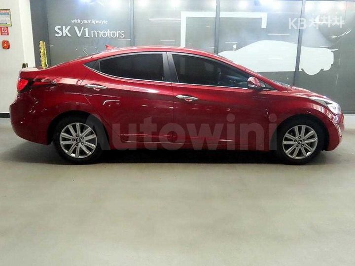 Hyundai Avante 2015 — 3