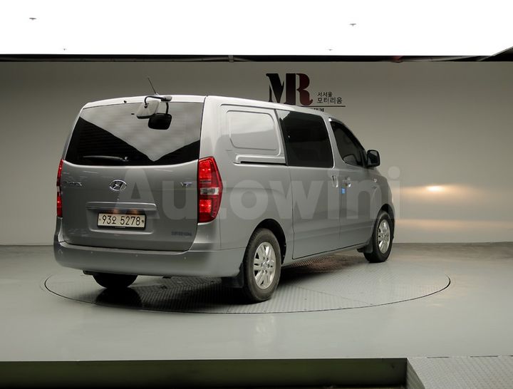 Hyundai Starex 2021 — 3