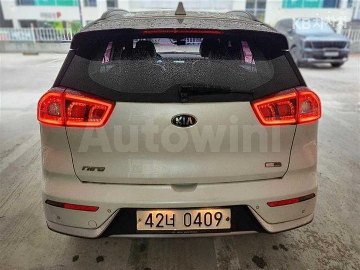 Kia Niro 2017 — 2