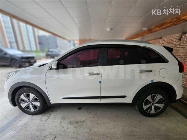Kia Niro 2017 — 3