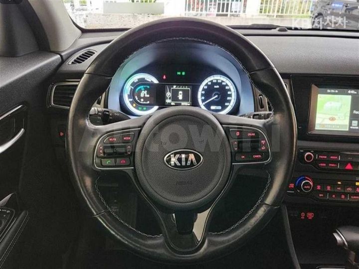 Kia Niro 2017 — 5