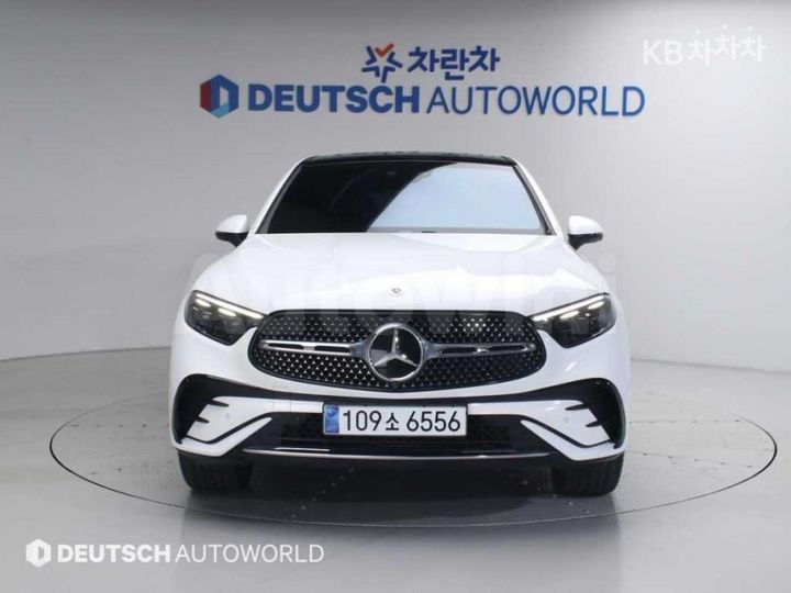 Mercedes Benz GLC Class 2024 — 3