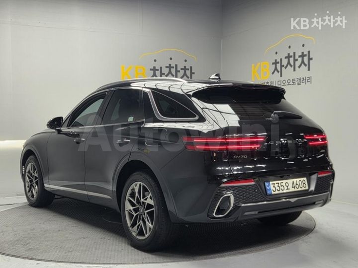Genesis GV70 2021 — 4