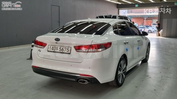Kia K5 2016 — 2