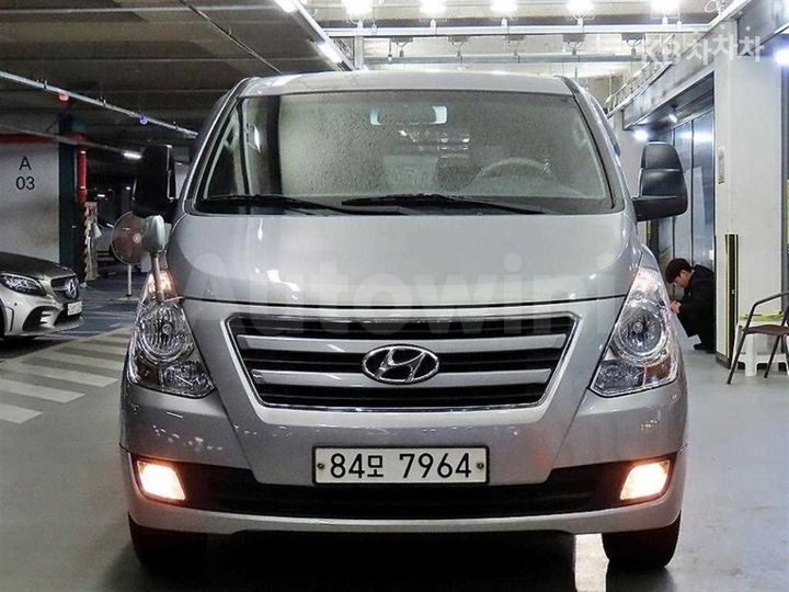 Hyundai Starex 2017 — 2