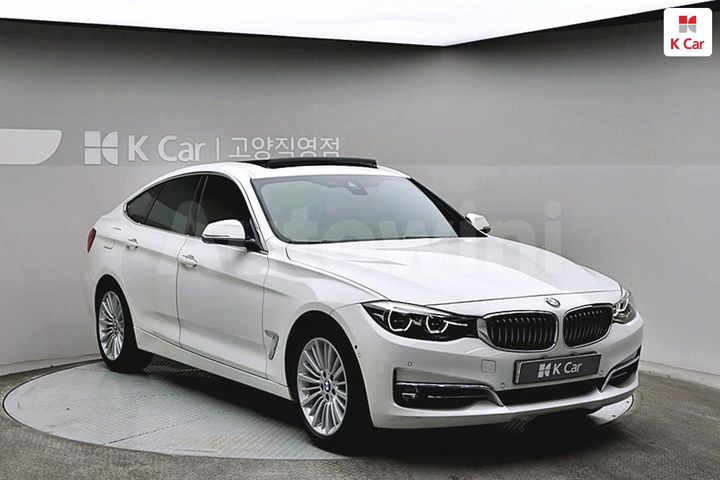 BMW 3 Series 2020 — 3