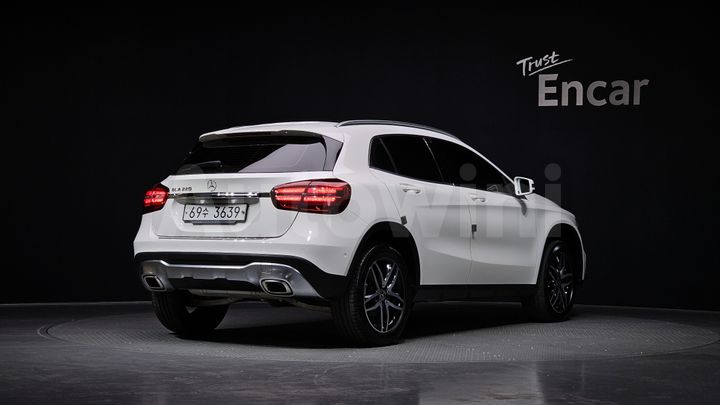 Mercedes Benz GLA Class 2019 — 2
