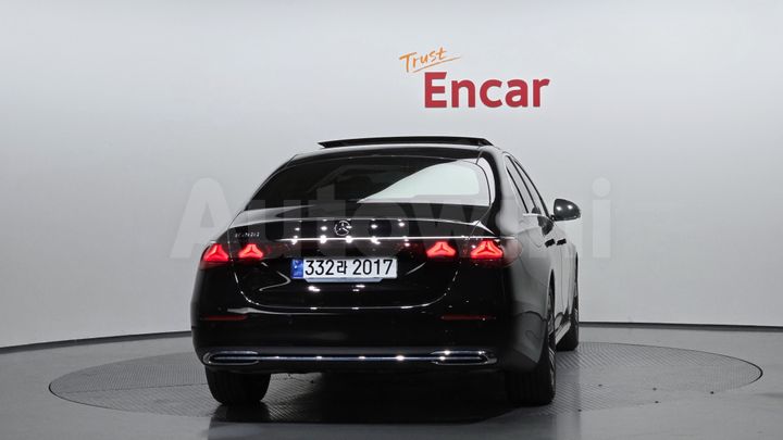Mercedes Benz E Class 2024 — 4