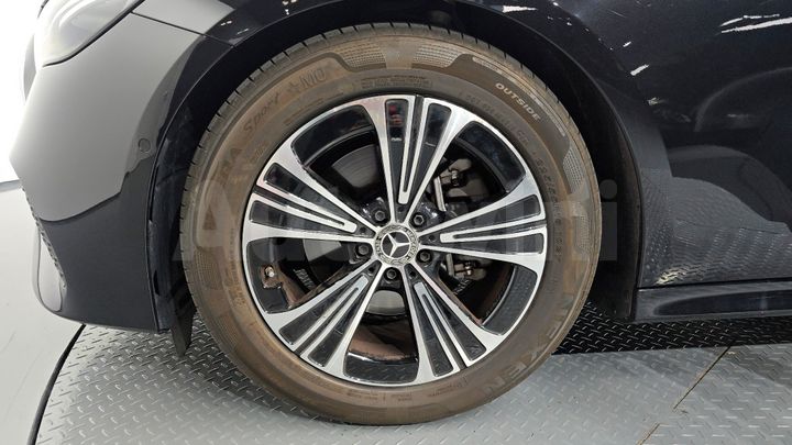 Mercedes Benz E Class 2024 — 5
