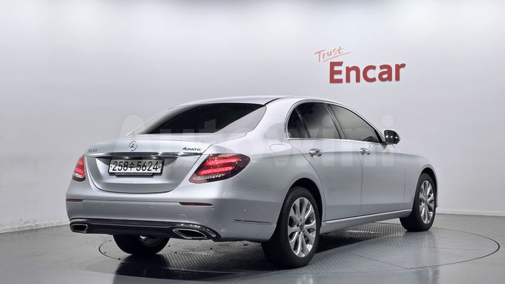 Mercedes Benz E Class 2020 — 2
