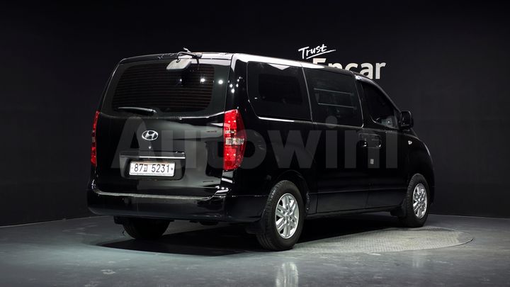Hyundai Starex 2018 — 2