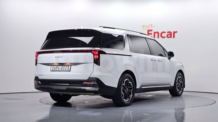 Kia Carnival 2025 — 2
