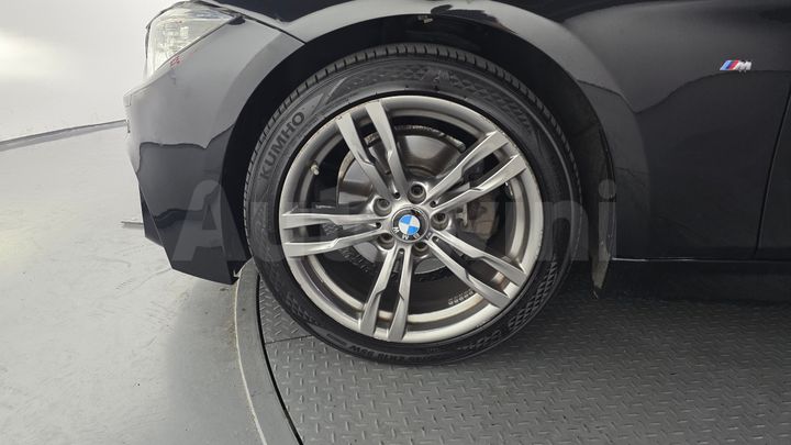 BMW 3 Series 2018 — 5