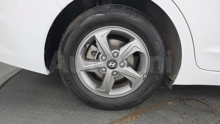 Hyundai Avante 2016 — 5