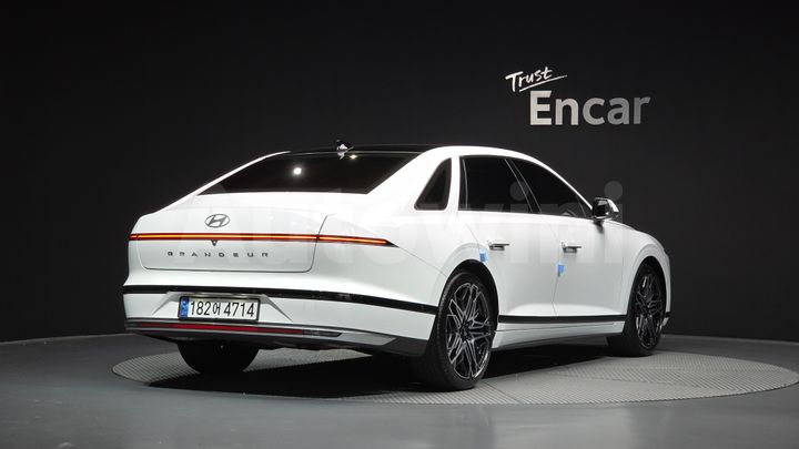 Hyundai Grandeur 2023 — 2