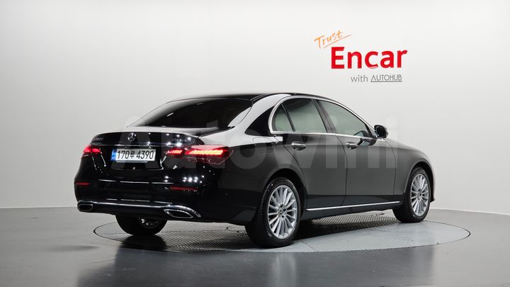 Mercedes Benz E Class 2023 — 2