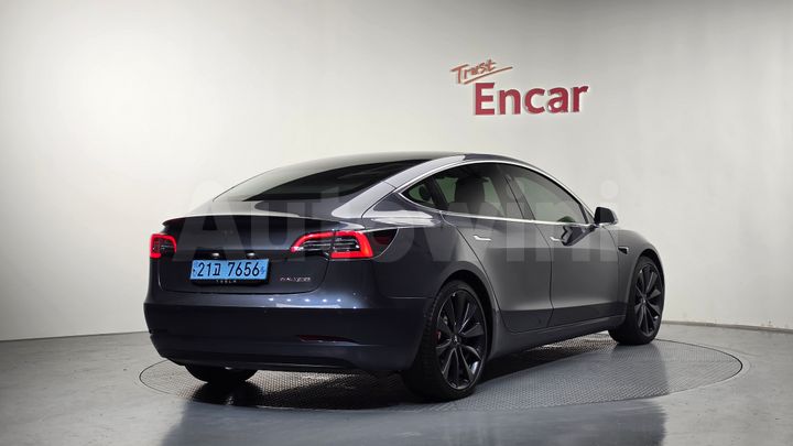Tesla Model 3 2020 — 2