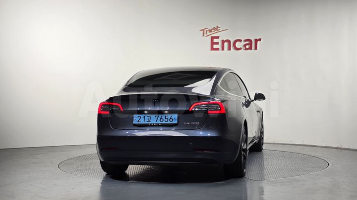 Tesla Model 3 2020 — 4