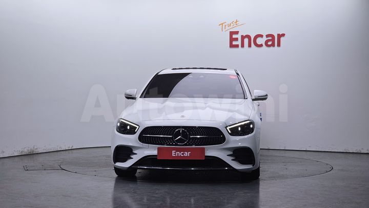 Mercedes Benz E Class 2023 — 3