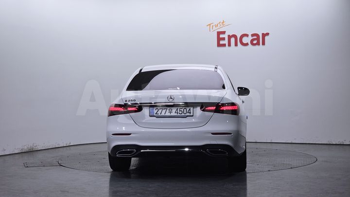 Mercedes Benz E Class 2023 — 4