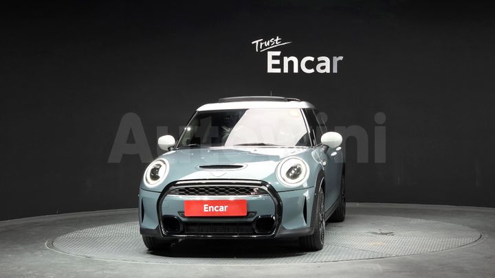 Mini Cooper 2023 — 3