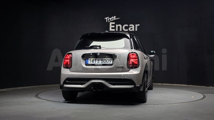 Mini Cooper 2023 — 4