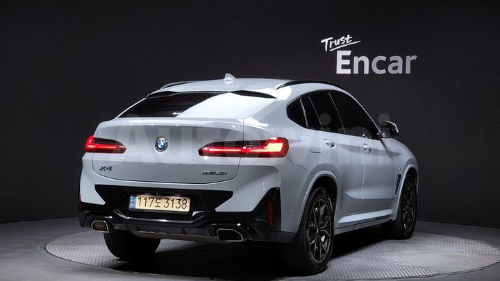 BMW X4 2023 — 2