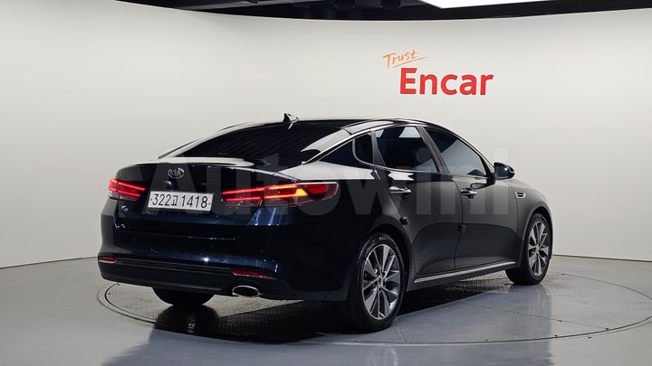 Kia K5 2017 — 2