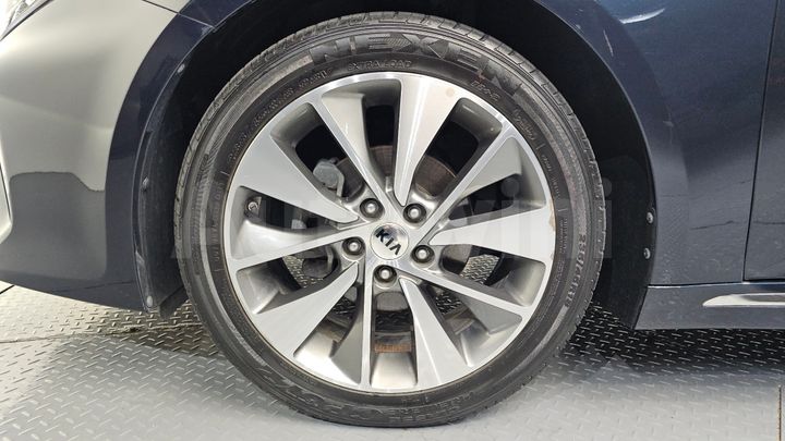 Kia K5 2017 — 5