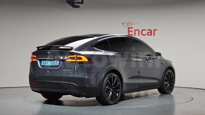 Tesla Model X 2020 — 2