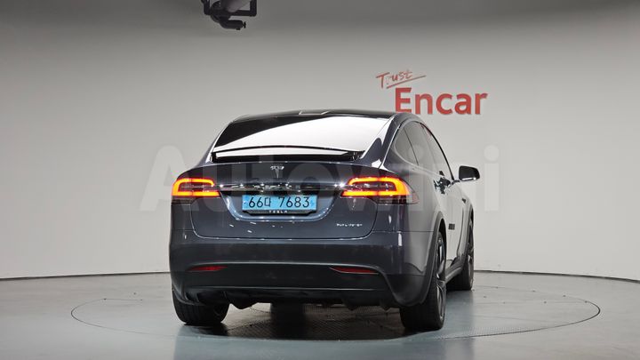 Tesla Model X 2020 — 4
