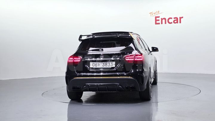 Mercedes Benz GLA Class 2018 — 4