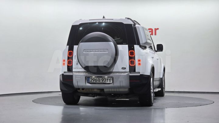 Land Rover Defender 2022 — 4
