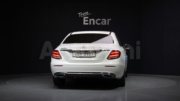 Mercedes Benz E Class 2017 — 4