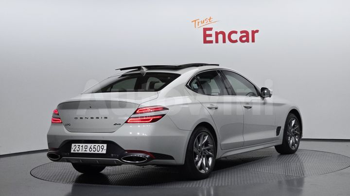Genesis G70 2025 — 2