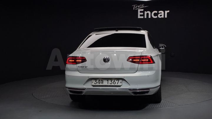 Volkswagen Passat 2018 — 4