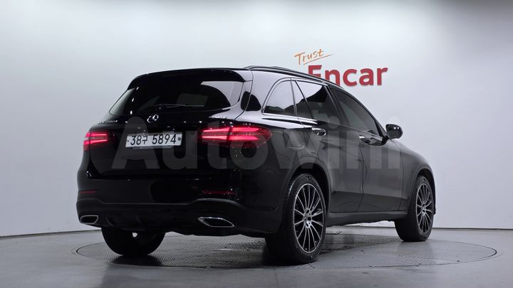 Mercedes Benz GLC Class 2018 — 2