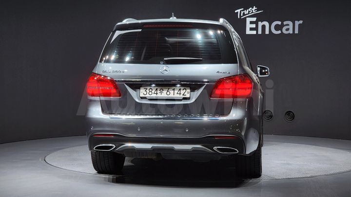 Mercedes Benz GLS Class 2017 — 4