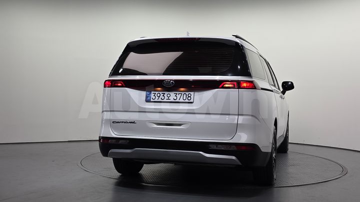 Kia Carnival 2021 — 4