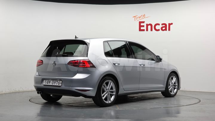 Volkswagen Golf 2015 — 2