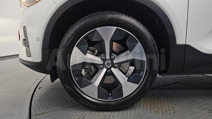 Volvo XC40 2023 — 5