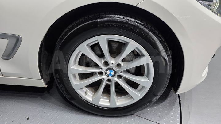BMW 3 Series 2020 — 5